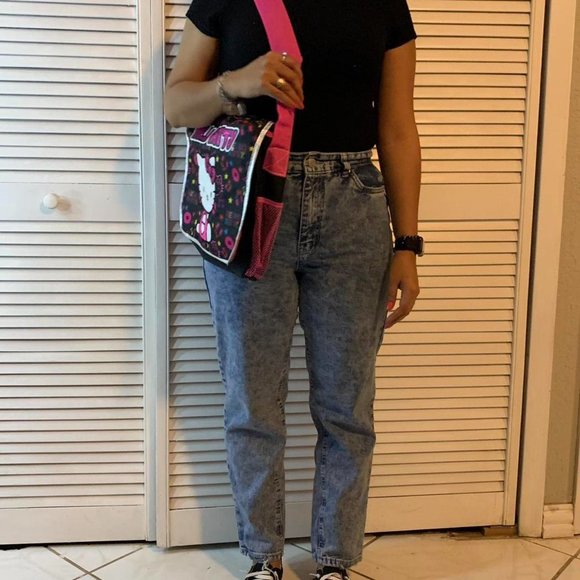 Hello Kitty Messenger Bag - Picture 5 of 9